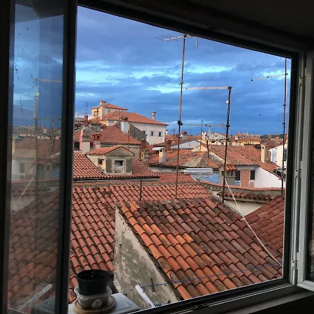 10 Veliki Trg Apartment Izola