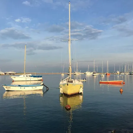 10 Veliki Trg Izola