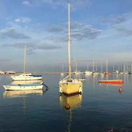 10 Veliki Trg Izola